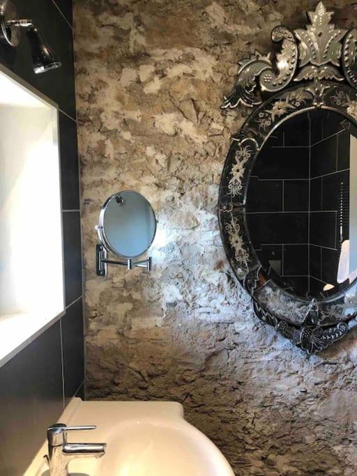 La Maison De Mama C: Charming French Village Home Sainte-Colombe-sur-lʼHers エクステリア 写真